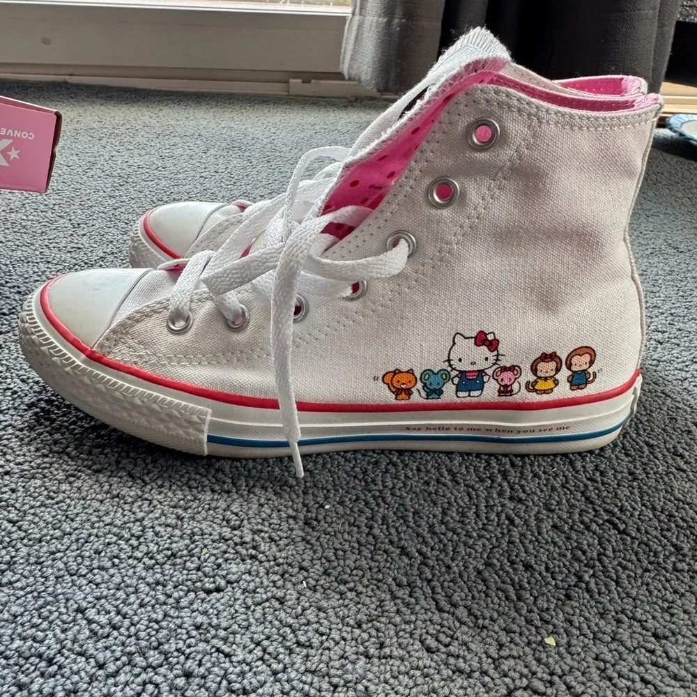 Hello Kitty high top converse - Picture 3 of 14